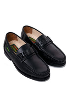D.AKOTAS - Black Buckle Moccasins