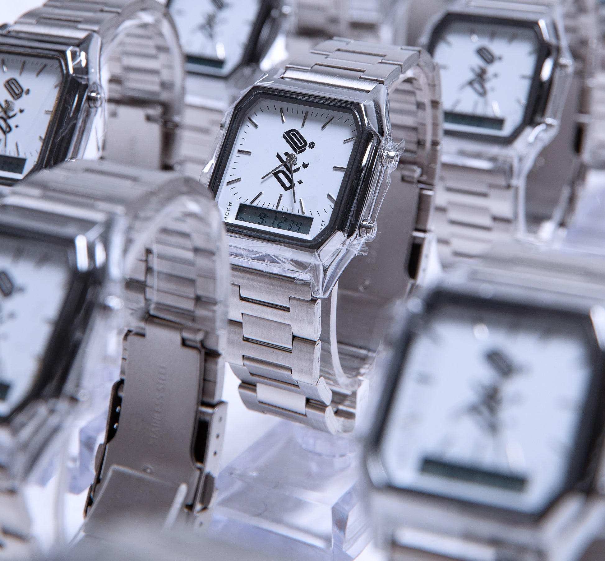 DEAD. o'clock Classic Silver